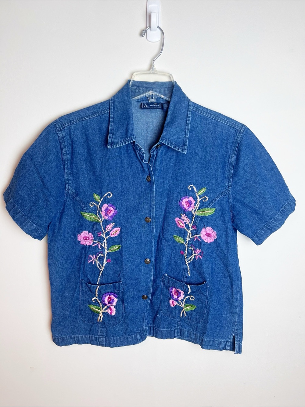 Vintage Embroidered Denim Button Down Shirt  Cotton Medium Floral Short Sleeve